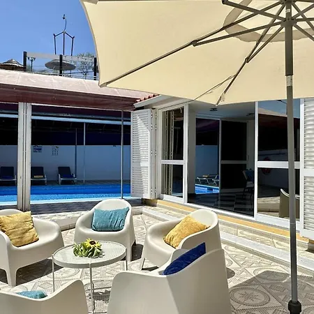 Amarela - Private Pool - 12 Pax -